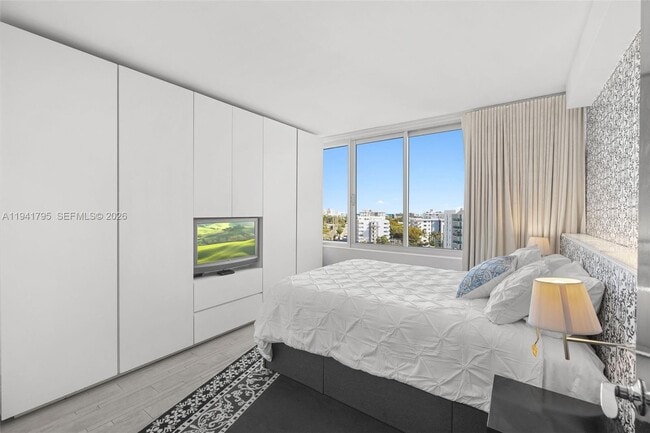 Building Photo - 1100 West Ave