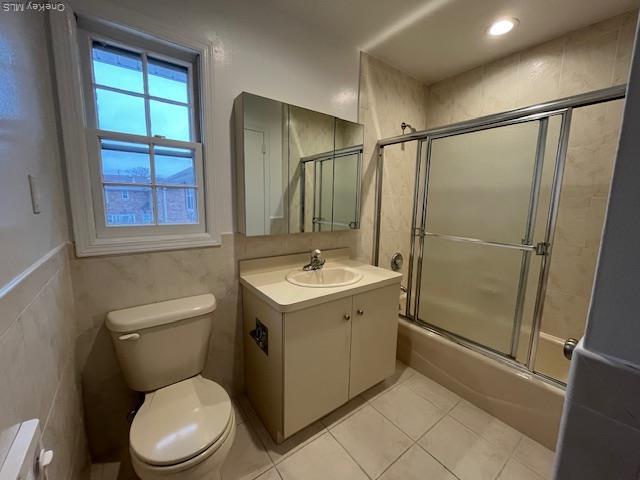 Building Photo - 165 Manorhaven Blvd