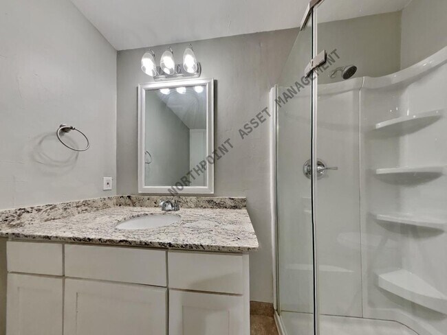 Building Photo - Newly Renovated Single Family Home | 4 BR/2BA | Fenced Backyard