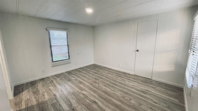 Building Photo - 21615 Erika Ct