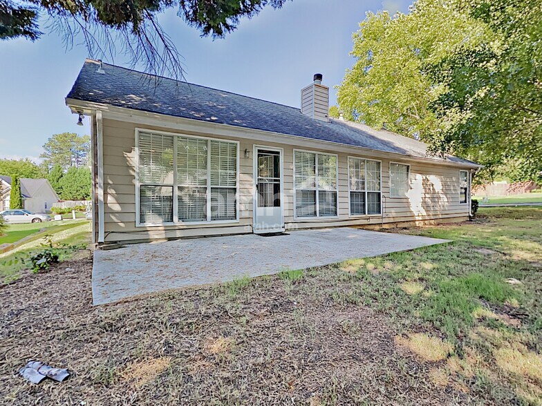 Building Photo - 1735 Westfield Ct