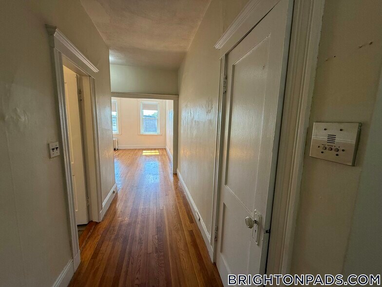 Building Photo - 9 Egremont Rd