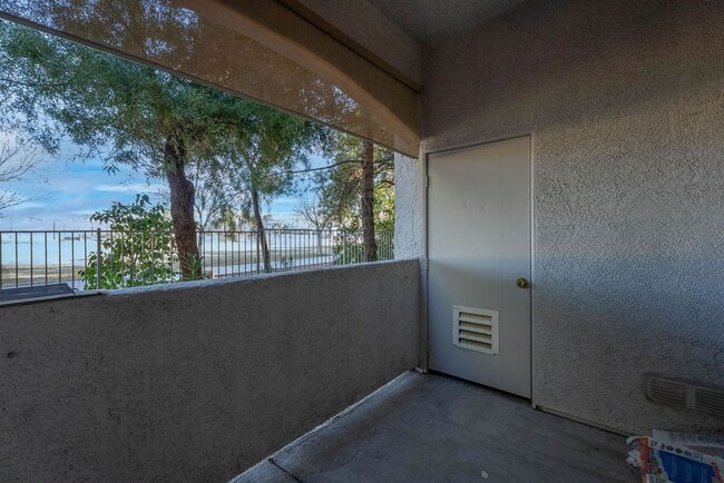 Building Photo - 700 Carnegie St