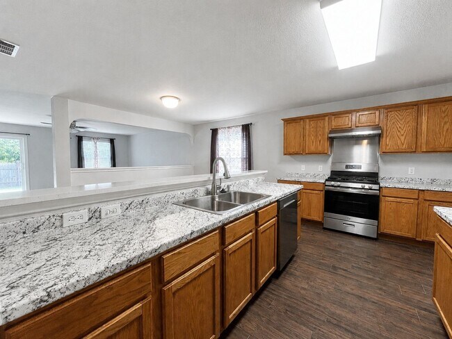Building Photo - Move-In Ready 4-Bedroom Home Near Tesla, Airport & Downtown Austin