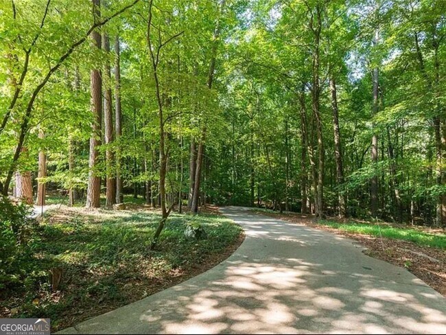 Building Photo - 15905 Westbrook Rd