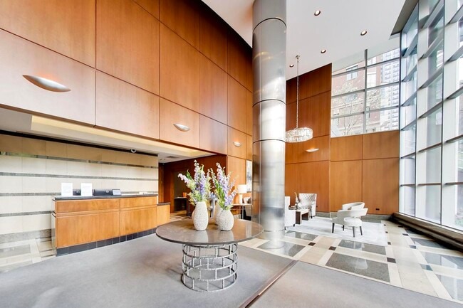 Building Photo - 201 N Westshore Dr