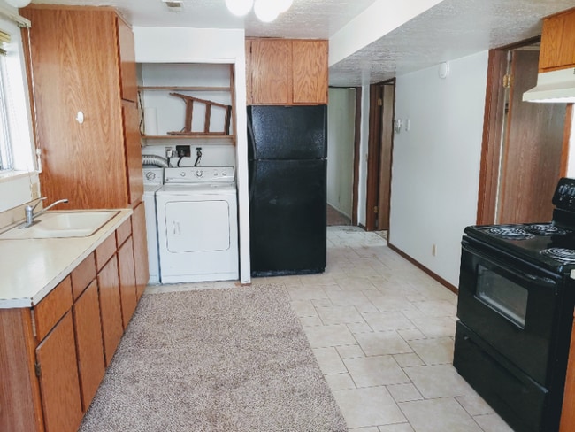 Building Photo - 392 W 3400 S