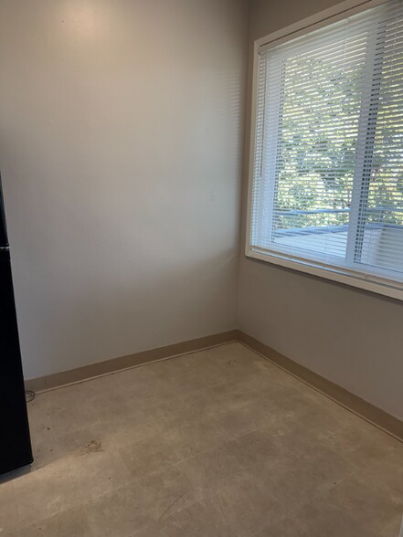 Building Photo - 4640 22nd Ave NE