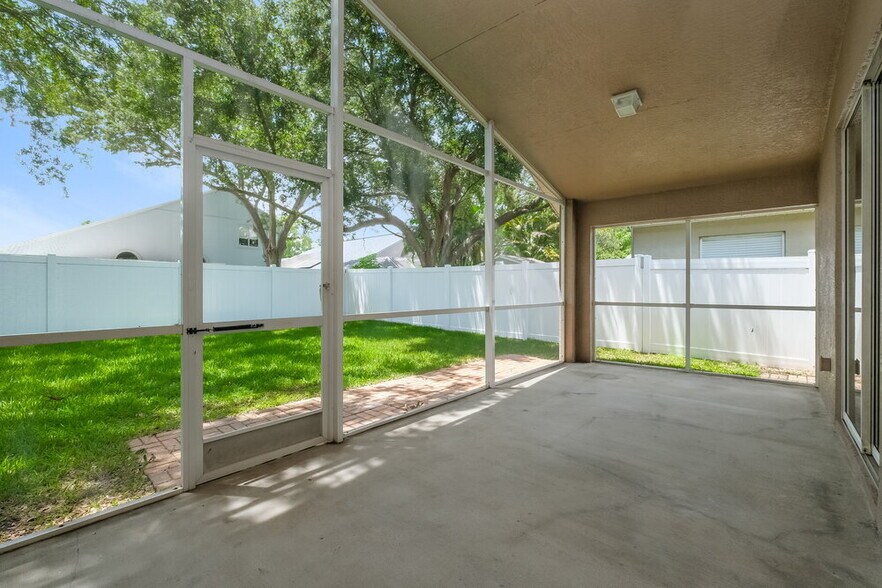 Building Photo - 9339 Hidden Water Cir