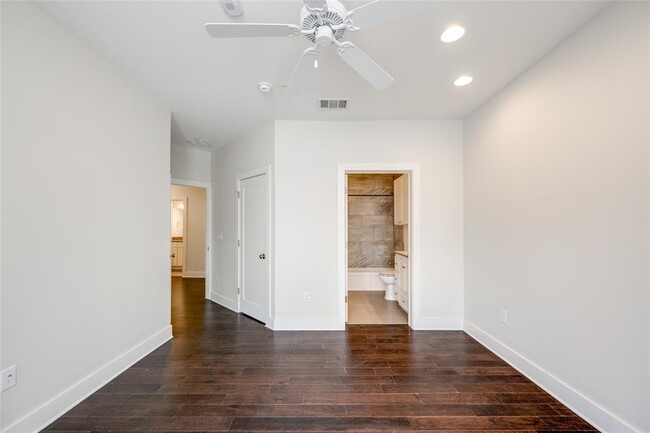 Building Photo - 908 Nueces St