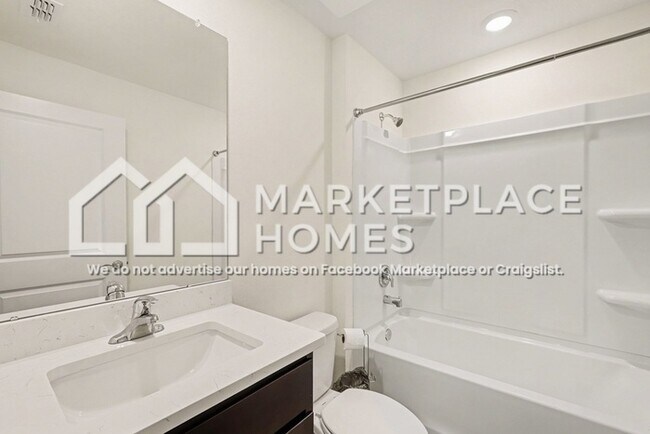 Building Photo - 8619 SW 44th Terrace