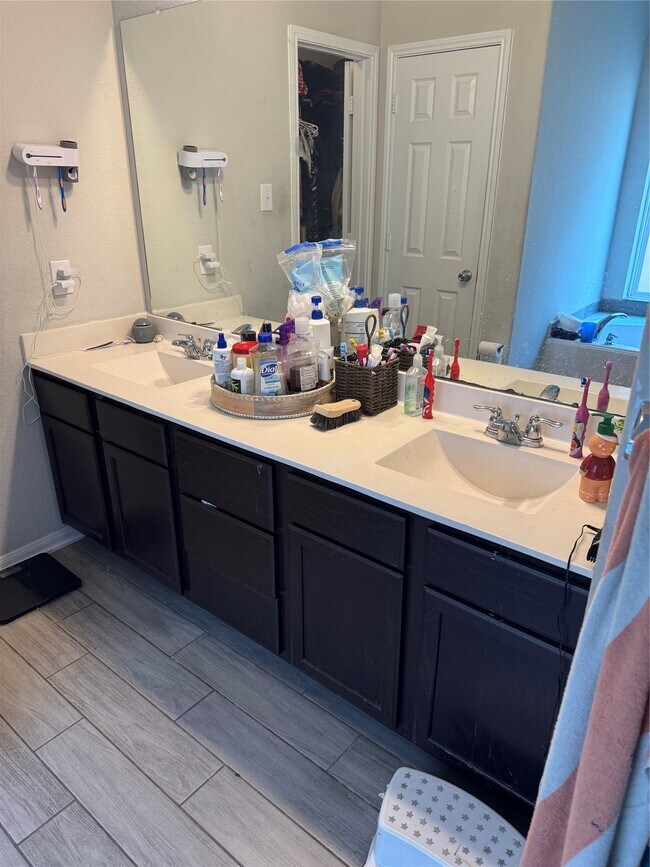 Building Photo - 8814 Alpine Wood Wy