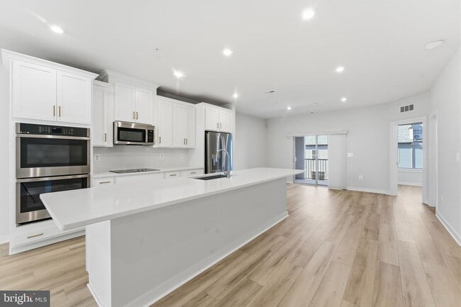 Building Photo - 2136 Glacier Rd