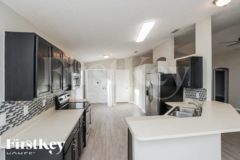 Building Photo - 530 Melanie Cir