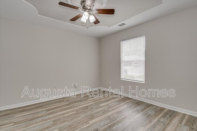 Building Photo - 4728 Laural Oak Dr