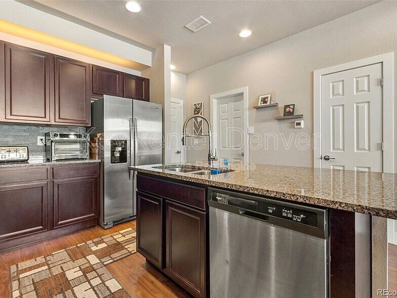 Building Photo - 16154 E 47th Dr