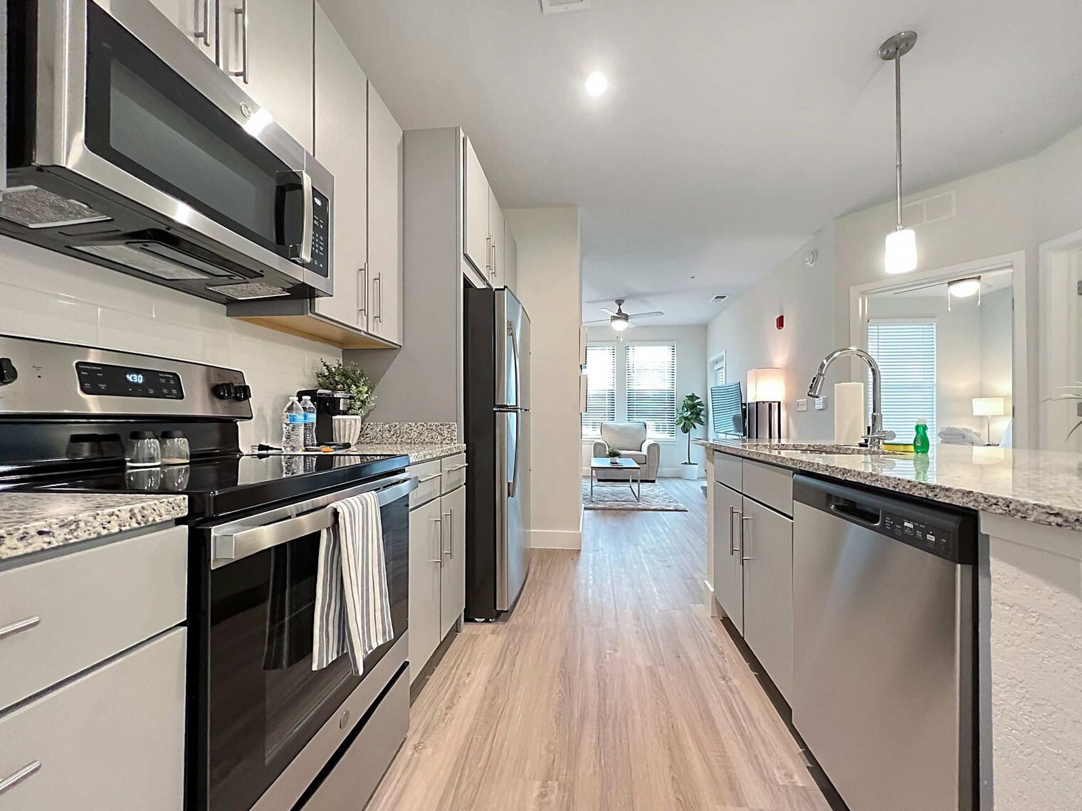 Building Photo - 8985 Bertha Palmer Blvd