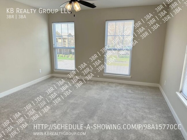 Building Photo - Brand New 3 Bed Duplex in Downtown Blue Sp...