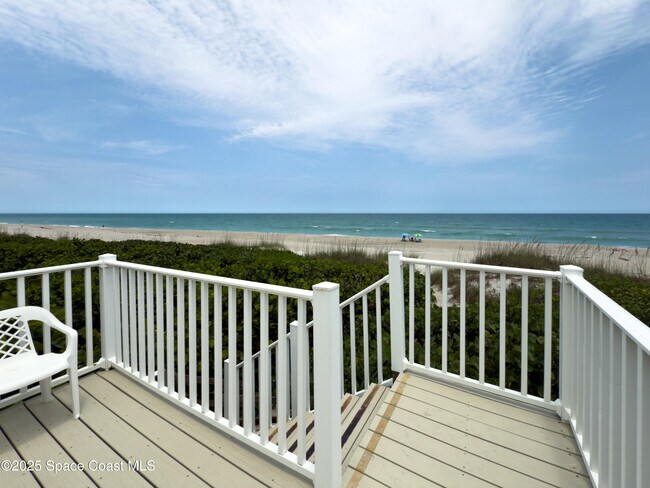 Building Photo - 877 N Hwy A1A