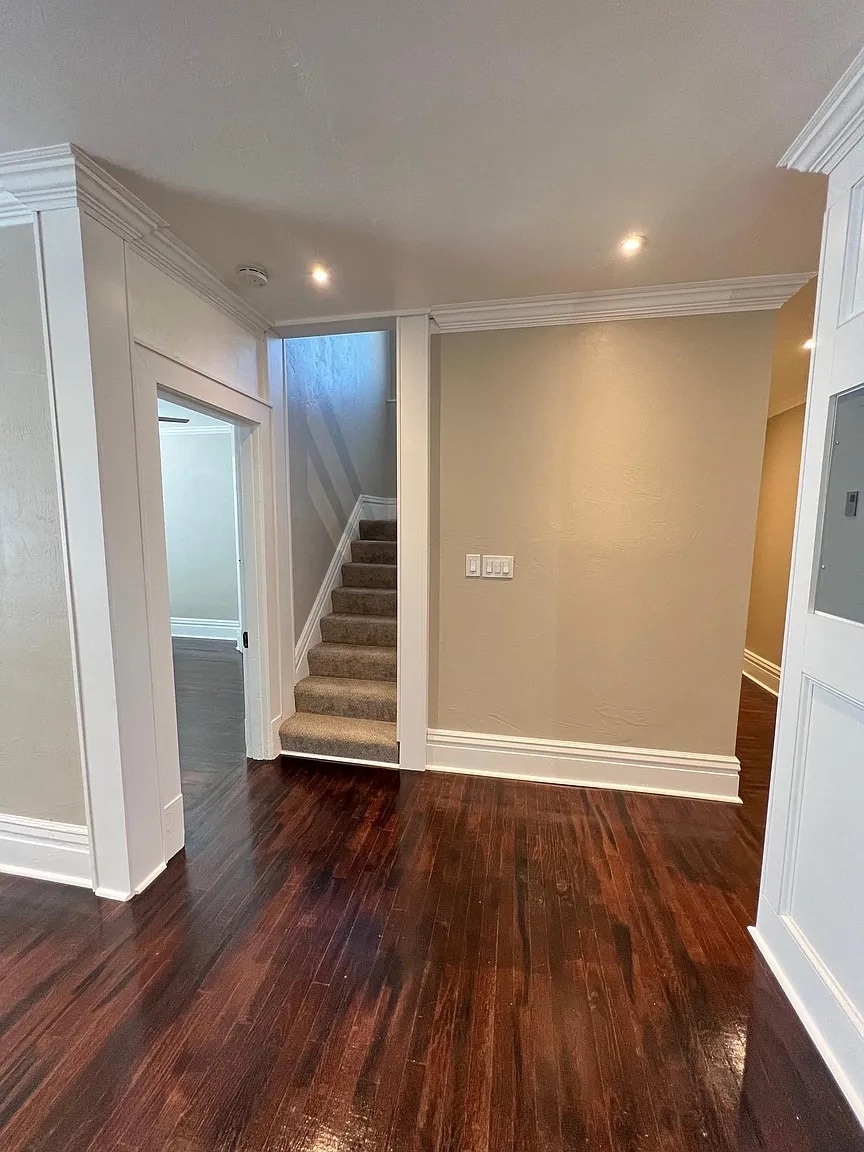 Building Photo - 360 Ridgewood Ave