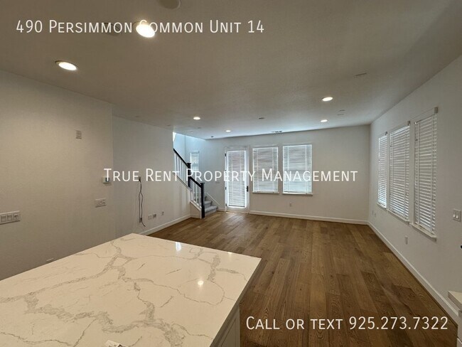 Building Photo - Gorgeous 3 Bed, 2.5 Bath Home in Desirable...