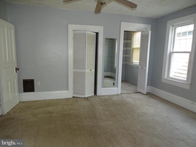 Building Photo - 108 Commerce St