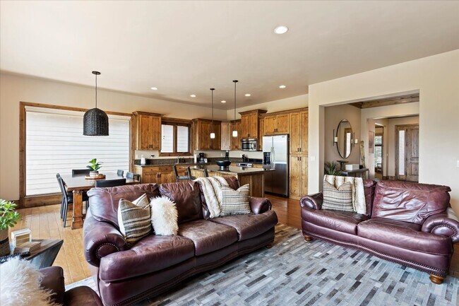 Building Photo - 4378 Sunrise Dr