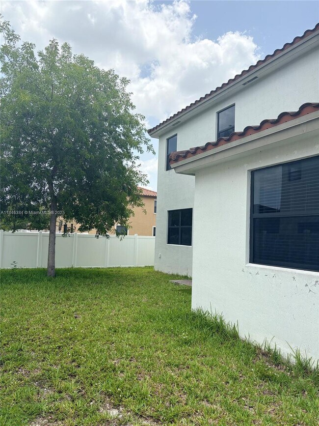 Building Photo - 3501 W 92nd Pl