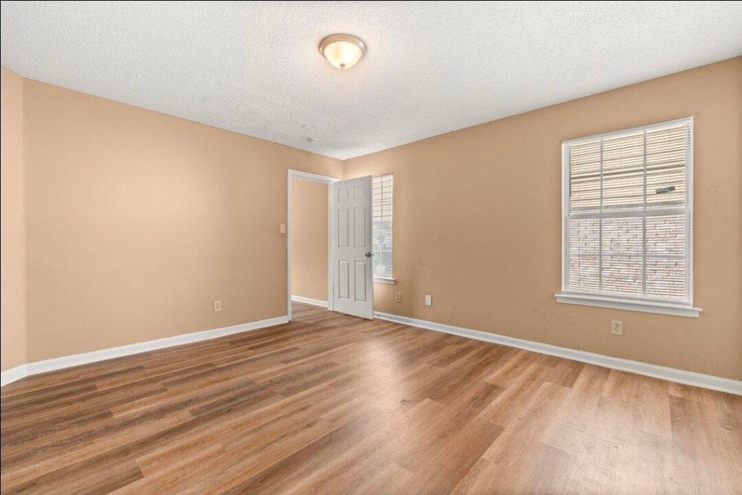 Building Photo - 3954 Chelsea Hill Dr