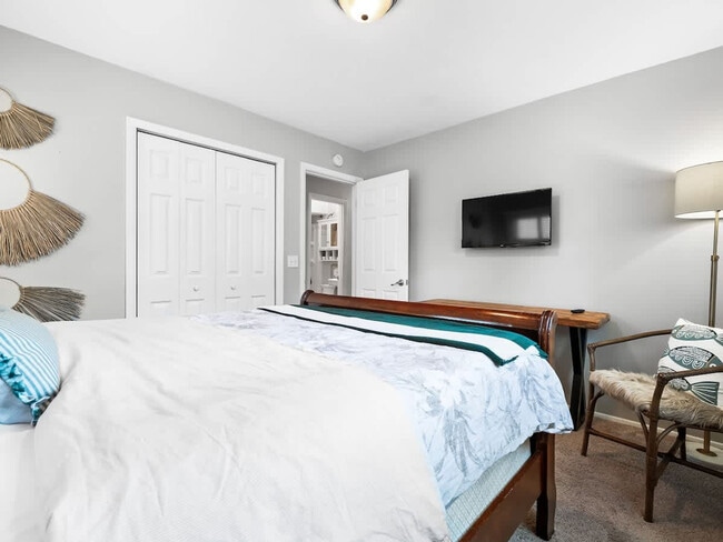 Building Photo - 126 Beachwood Ave