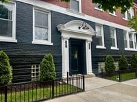 Building Photo - 5315 N Damen Ave