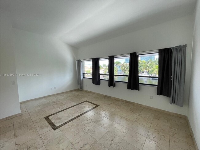 Building Photo - 335 Poinciana Island Dr