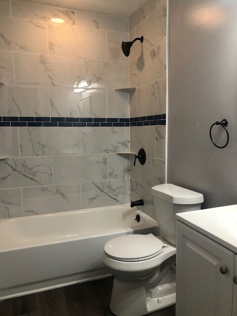 Building Photo - Welcome home to this spacious 3 bedrooms and 2 full baths duplex located on Orchard St in Pleasan...
