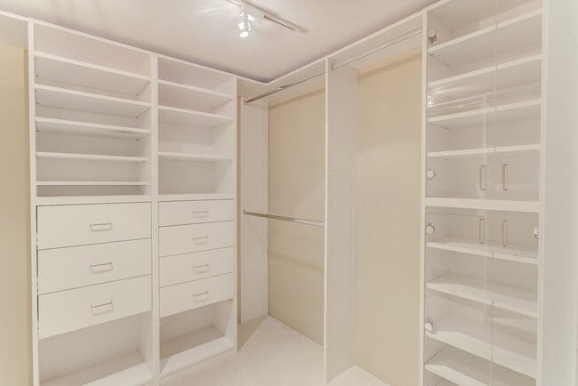 Building Photo - 101 Harrison St