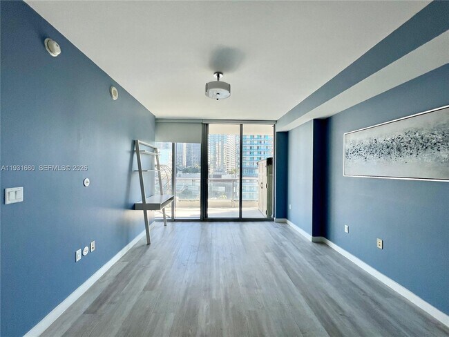 Building Photo - 92 SW 3rd St