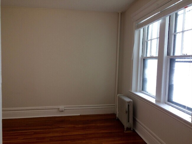 Building Photo - 1111 Boylston St