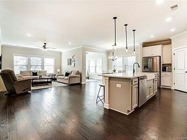 Building Photo - Ellington Downs Home! Top Rated Schools!