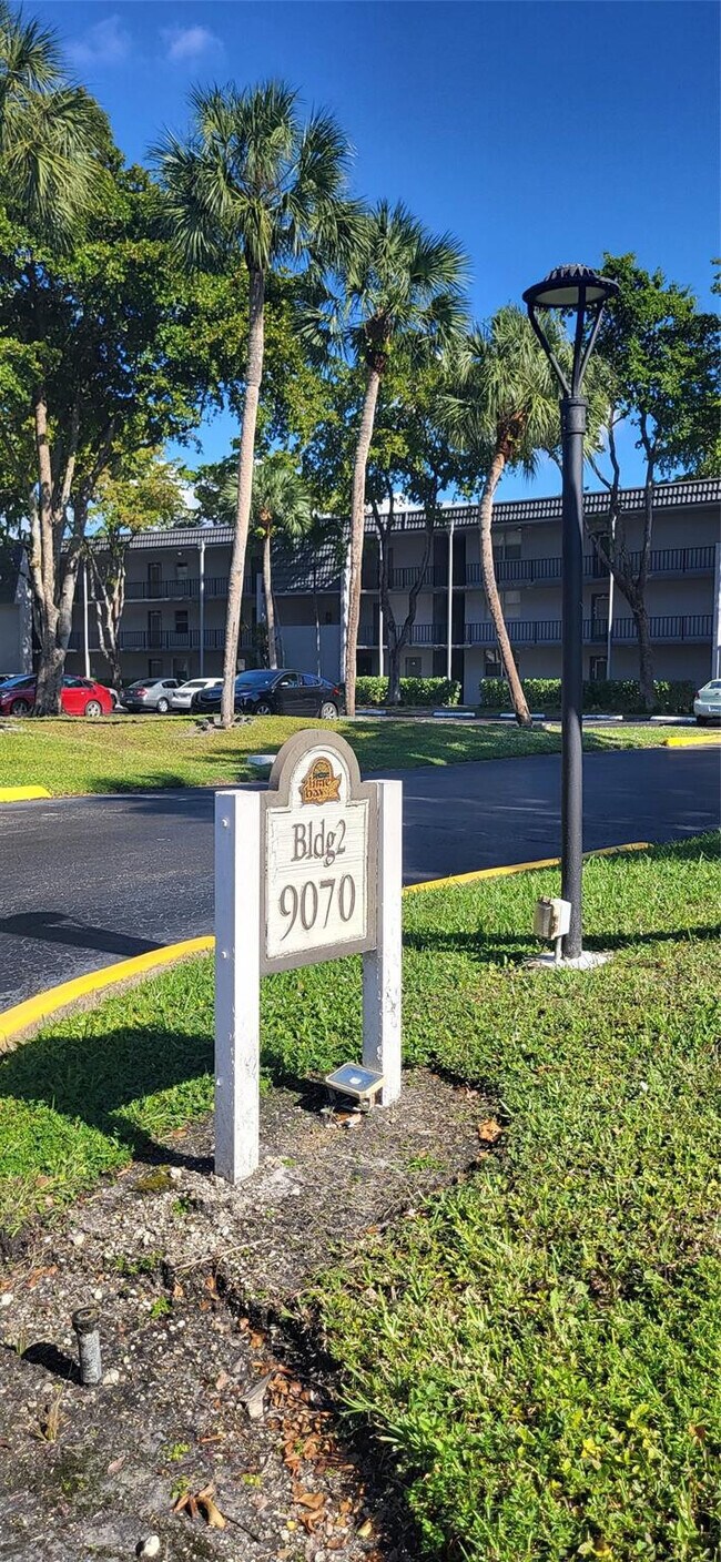 Building Photo - 9070 Lime Bay Blvd