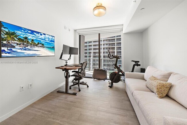 Building Photo - 1000 Brickell Plaza