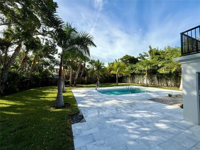 Building Photo - 1359 Harbor Dr