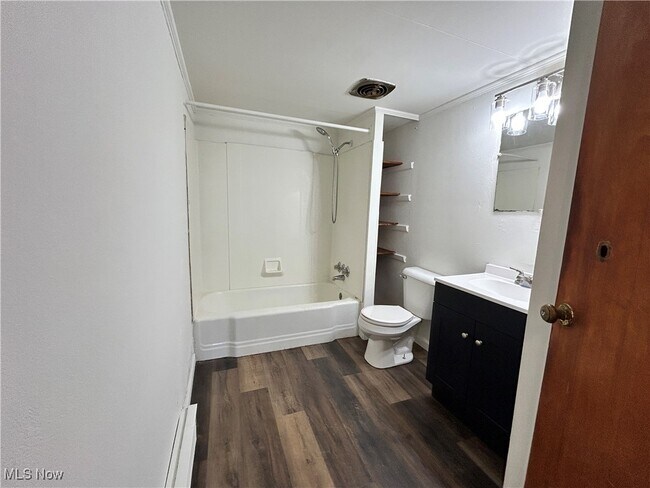 Building Photo - 301 Martin St