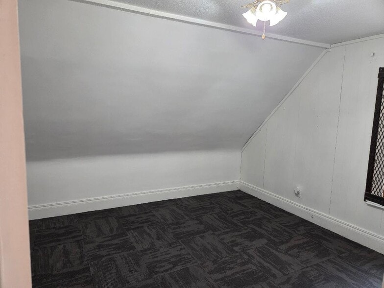 Building Photo - 1209 Gratiot Ave