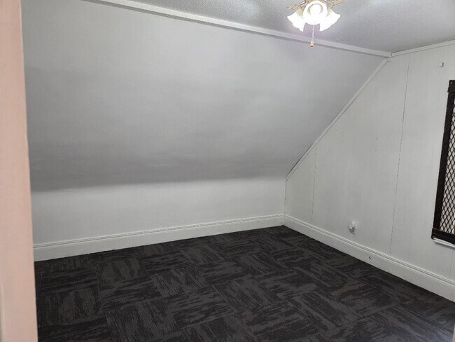 Building Photo - 1209 Gratiot Ave