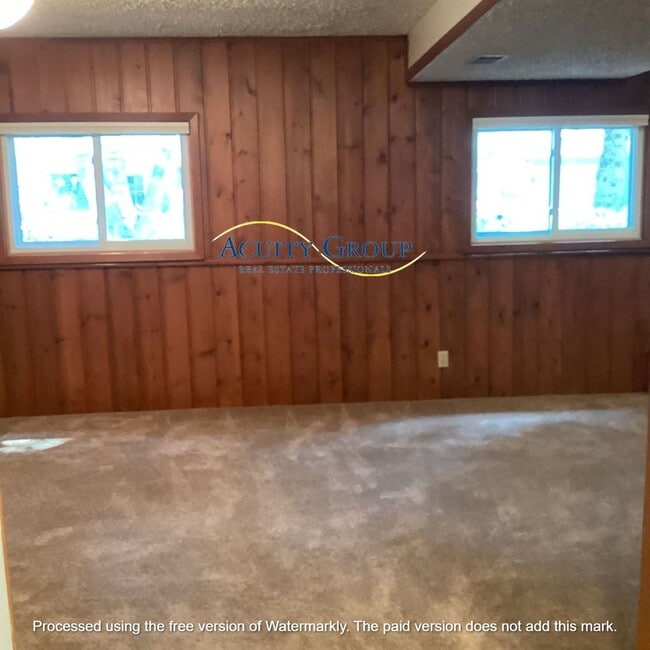 Building Photo - 3BR, 2BA Split Level Home