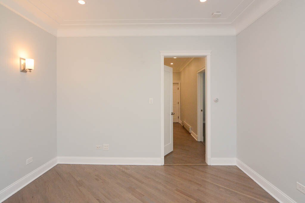 Building Photo - 3144 N Oakley Ave