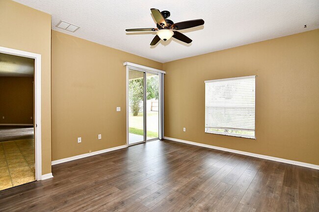 Building Photo - Available July 5th