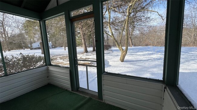 Building Photo - 626 NY-82