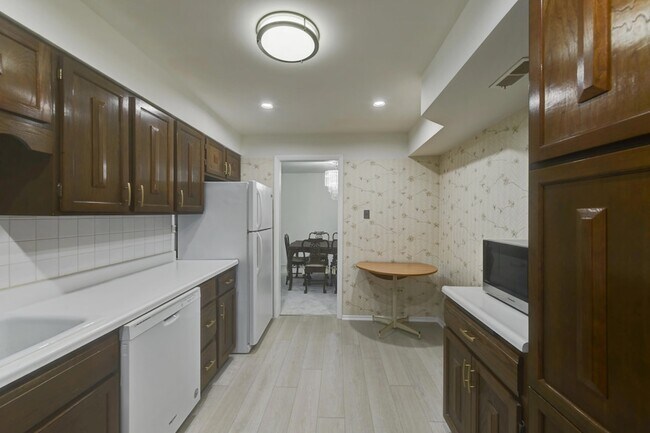 Building Photo - 8750 Harrison Ave