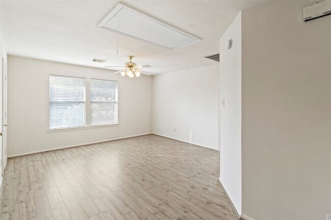 Building Photo - 1019 Norfolk Dr