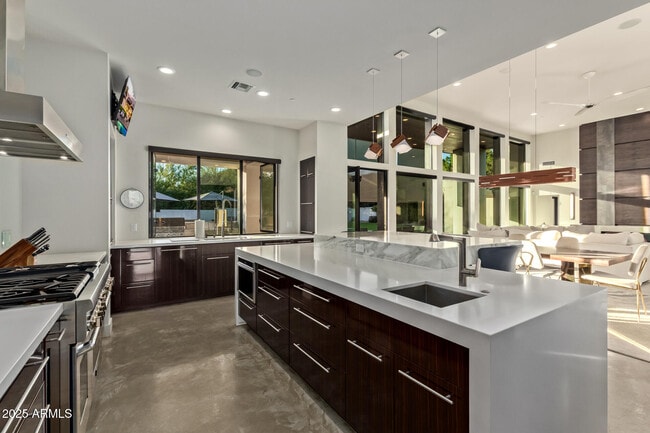 Building Photo - 6636 N 48th St